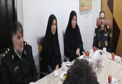 مدیرکل امور اجتماعی و فرهنگی استانداری اردبیل، به مناسبت هفته نیروی انتظامی، با سردار تقوی، فرمانده انتظامی استان اردبیل، دیدار و گفت‌وگو کرد.